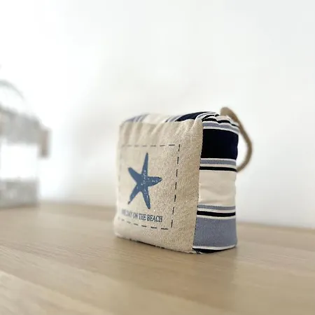 Casahost Bastian Boutique I Seaview Daire