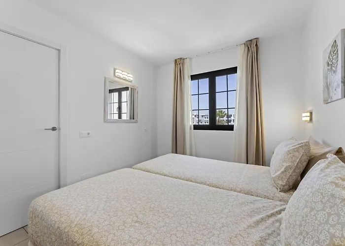 Casahost Bastian Boutique I Seaview Apartament